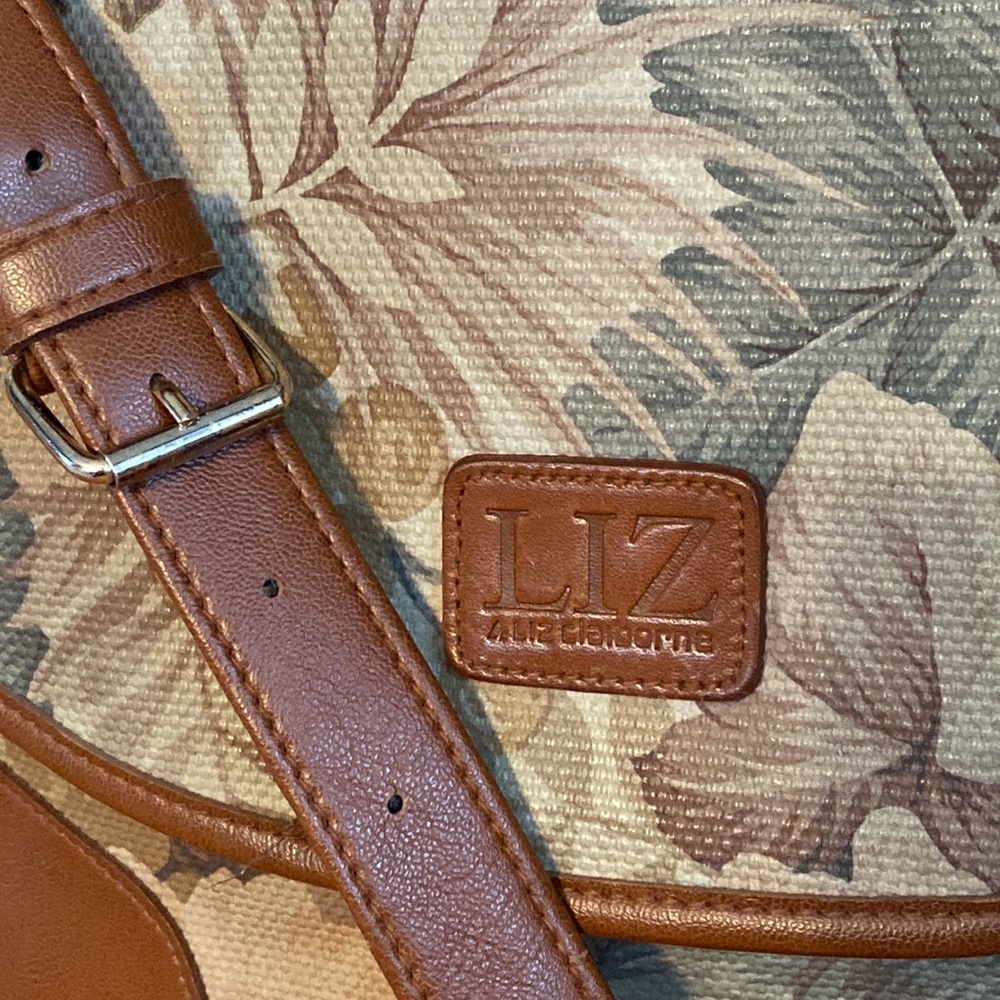 Liz Claiborne handbag. Good used condition. - Picture 3 of 11